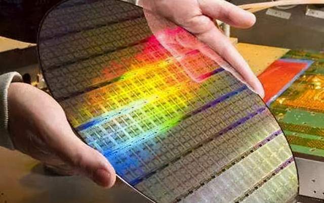 中国制造超越美国十年后,如今芯片制造产能也超越了美国 中国制造超越美国十年后,如今芯片制造产能也超越了美国